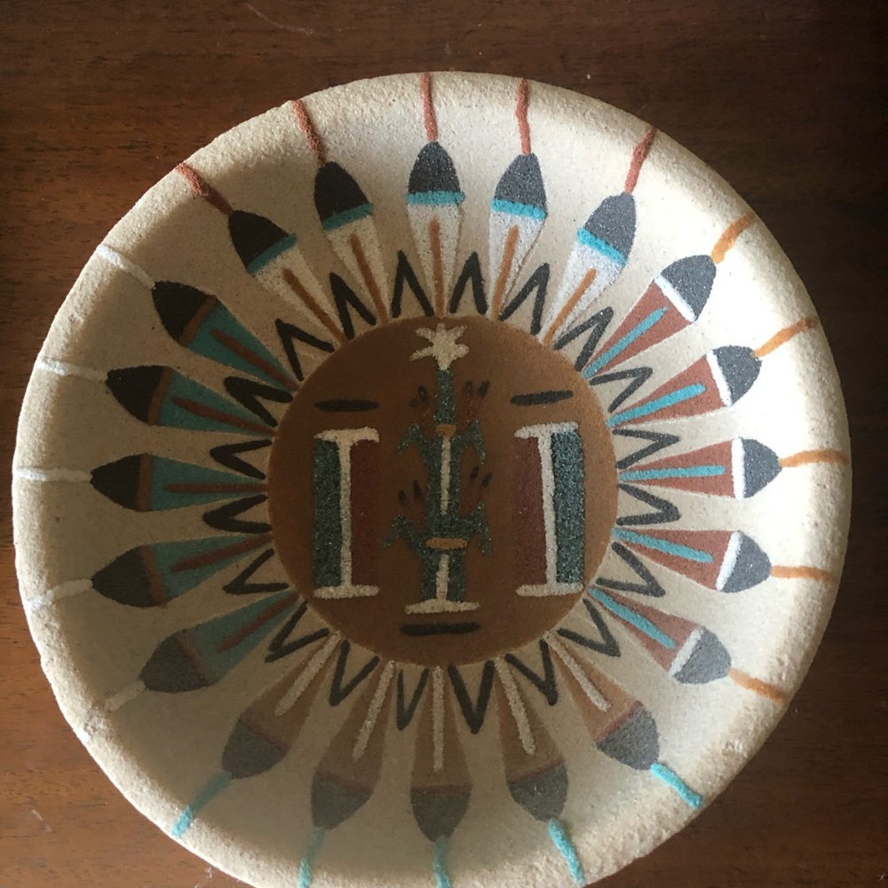 Signed! Handcrafted Native American Sand Painting Bowl- 88A $40 or $35 w/offer